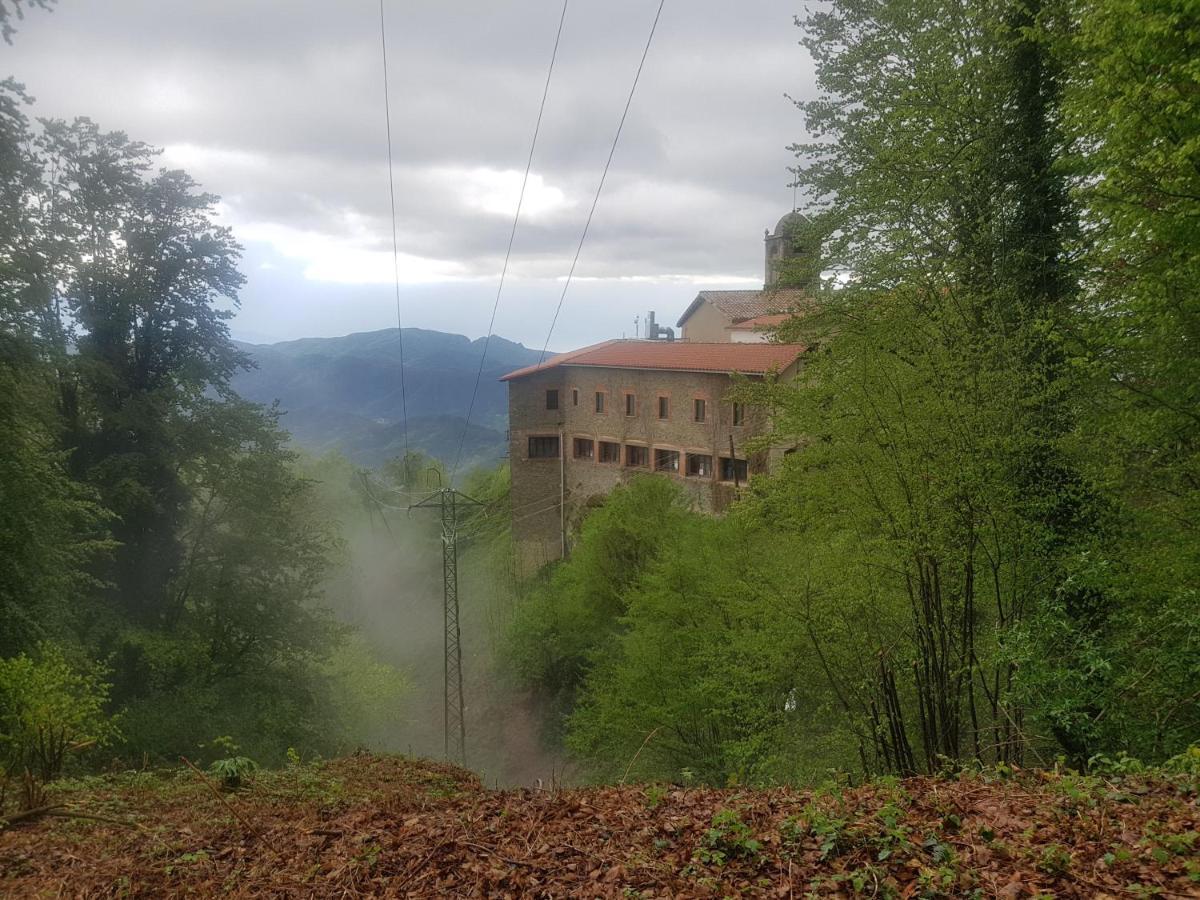 Santuari De La Salut De Sant Felíu de Pallarols Eksteriør billede